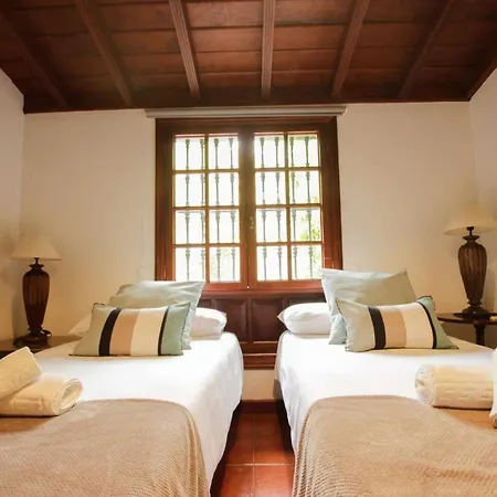 Casa Privada Con Piscinajacuzzi En Holiday home